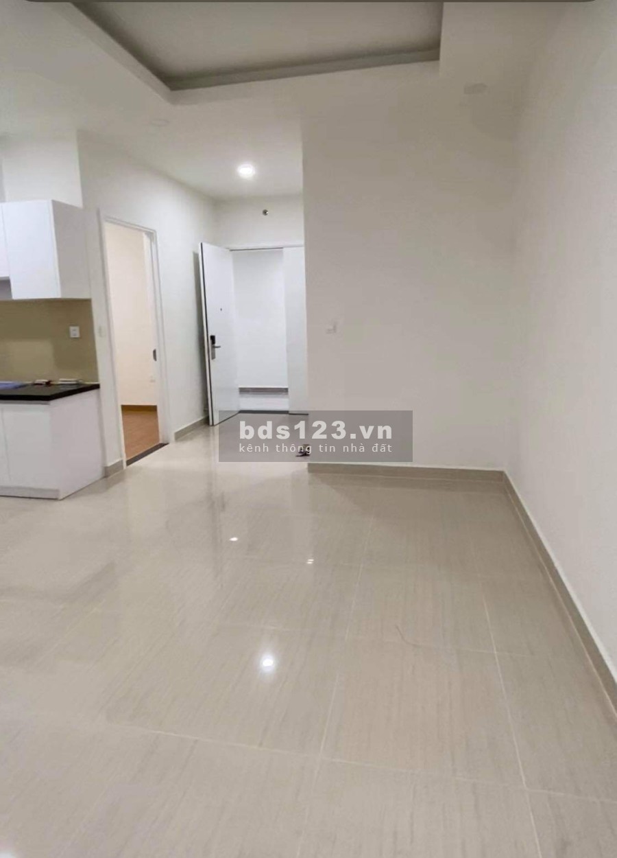 Cho thuê căn hộ 2PN, 2WC 70m2 Moonlight Boulevard giá 7.5 tr/tháng (có rèm cửa)