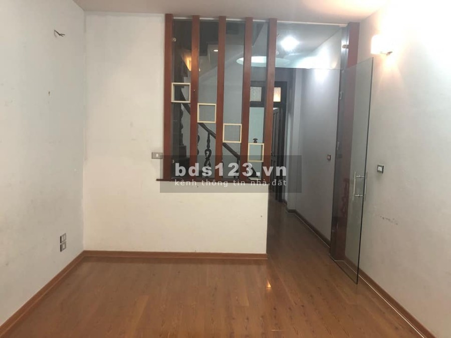 Nhà Ngọc Lâm,ô tô đỗ cửa, kinh doanh, 57m2, 5,65 tỷ
