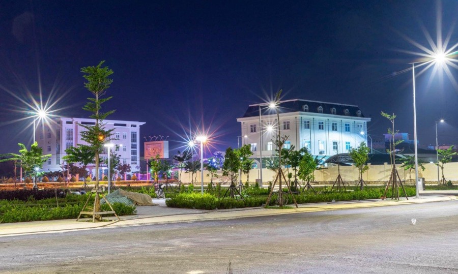 Đất nền ngay ngã tư Trần Hưng Đạo, đối diện Coopmart,2 mặt tiền 1 mặt công viên