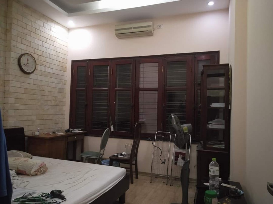 Nhà đẹp ở ngay tặng toàn bộ nội thất đắt tiền đi bộ sang Royal city giá bán 4.5 tỷ sổ sẵn