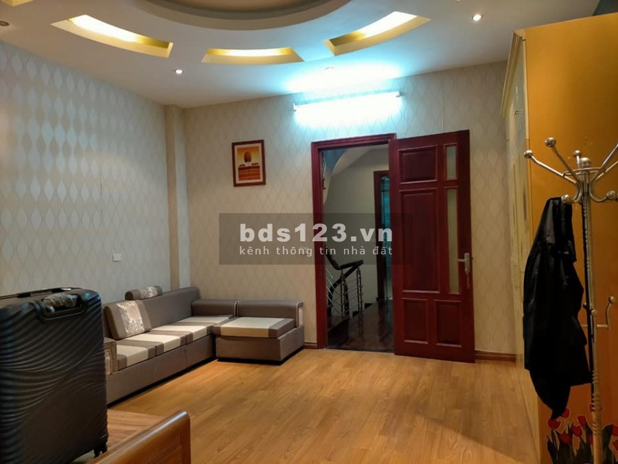 Bán Nhà Dịch Vọng Hậu, quận Cầu Giấy,Lô Góc, Ngõ Ô Tô rộng thoáng, trên 04 tỷ, 05 tầng