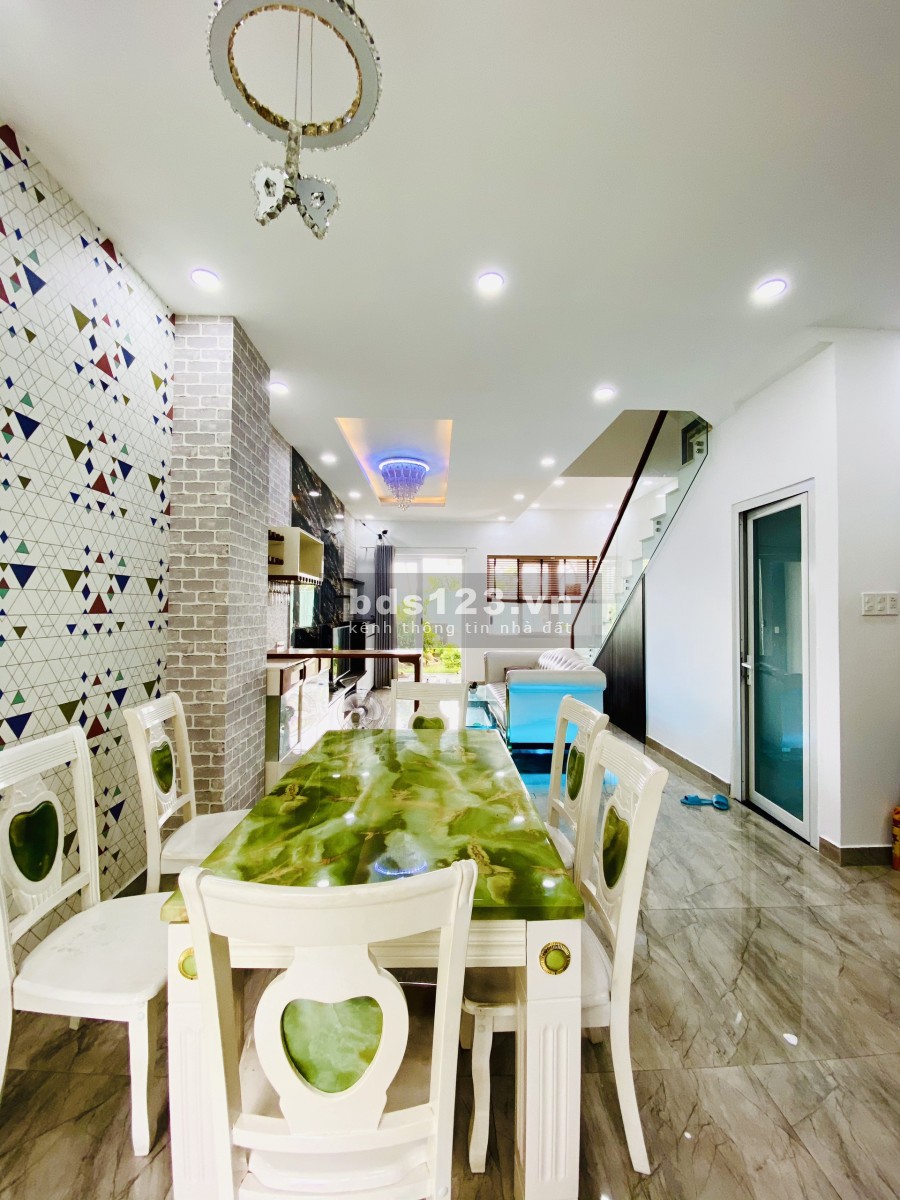 Nhà Phố Melosa Khang Điền - Compound An Ninh 24/7 - Full Tiện Ích Cao Cấp