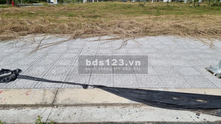Nền đẹp giá tốt ngay trục chính Phố ẩm thực và giải trí khu đô thị FLC Sa Đéc lh 0772829293