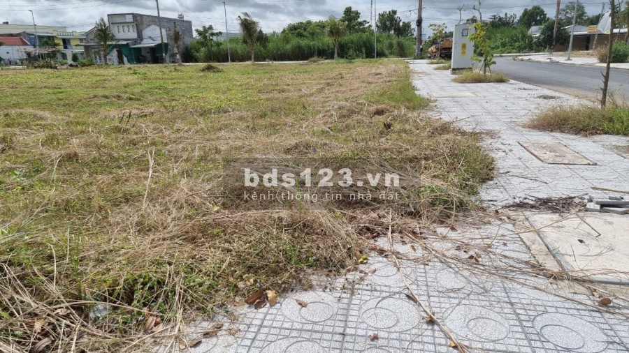 Nền đẹp giá tốt ngay trục chính Phố ẩm thực và giải trí khu đô thị FLC Sa Đéc lh 0772829293