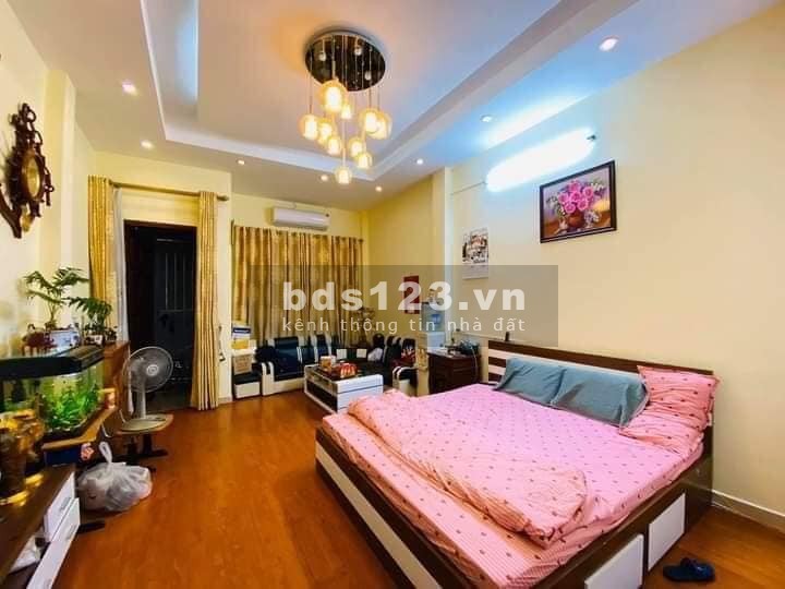 Bán Gấp nhà 4 tầng Tôn Thất Tùng DT 43m2 gần phố giá hơn 3 tỷ Quận Đống Đa