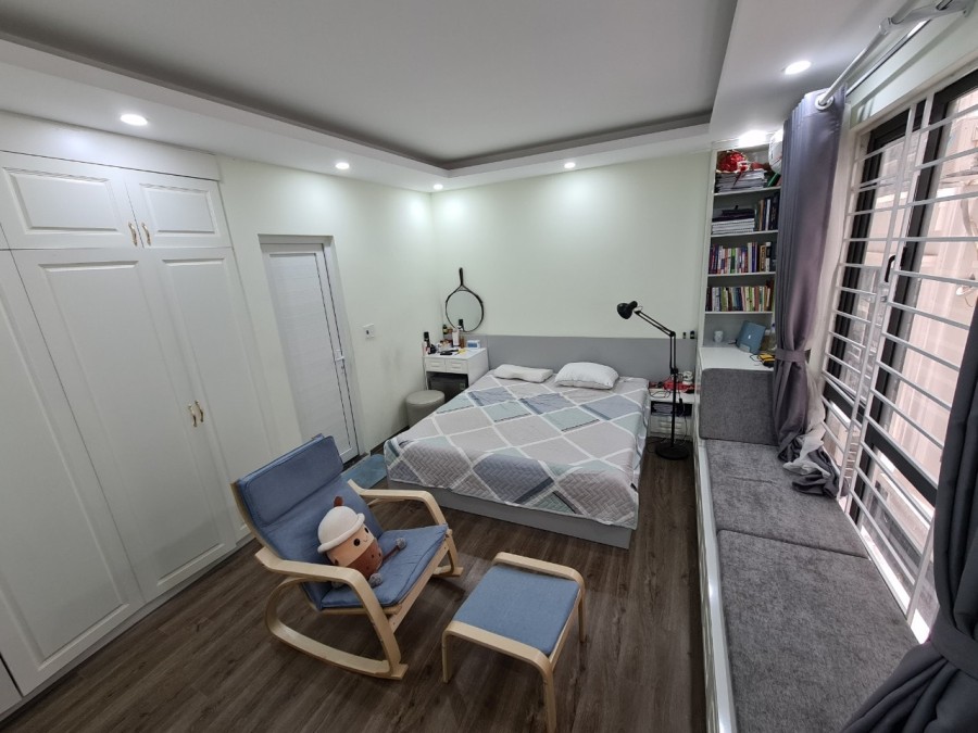 Nhà siêu phẩm phố Khương Hạ gần ôtô diện tích 33m2 5 tầng mặt tiền 7m giá bán 3.8 tỷ.
