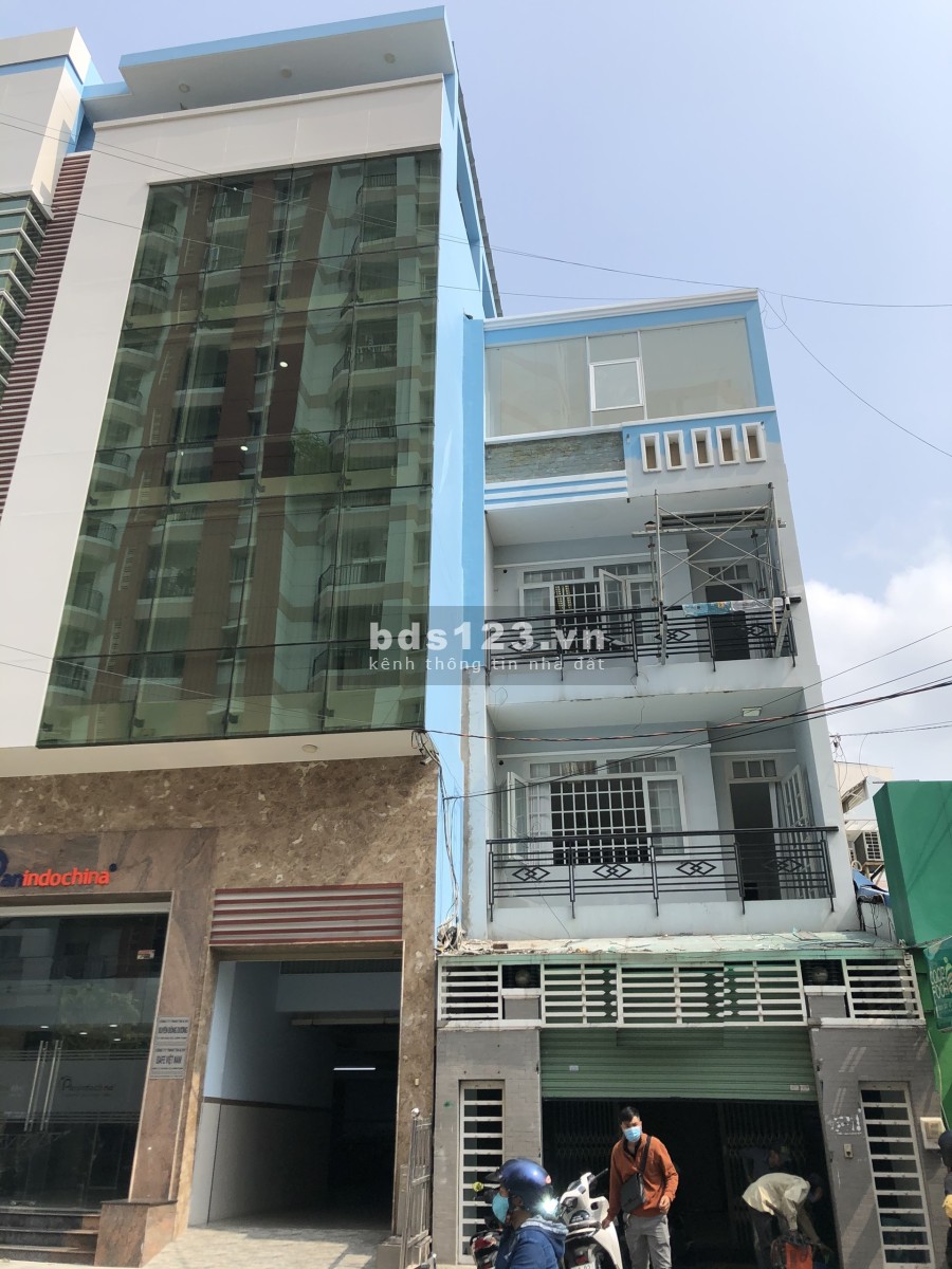 Nhà Mặt Tiền đường Nguyễn Hữu Cảnh dtsd 5x16m 1 trệt 3 lầu sân thượng cho đầu tư CHDV
