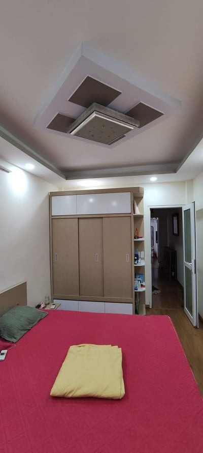 Cần bán hoa hậu Linh Nam Hoàng Mai, dtsd 43m2 4 tầng mt 3m, giá chào 4.3 tỷ, ô to đỗ cửa