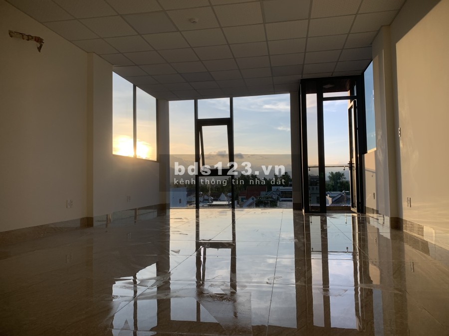 Cho thuê văn phòng ngay tại trung tâm thành phố Biển, tiện ích đầy đủ, làm việc yên tĩnh