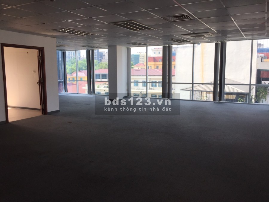 Cho thuê văn phòng diện tích 135m2, 82m2, 73m2 quận Hoàn Kiếm, 81A Trần Quốc Toản