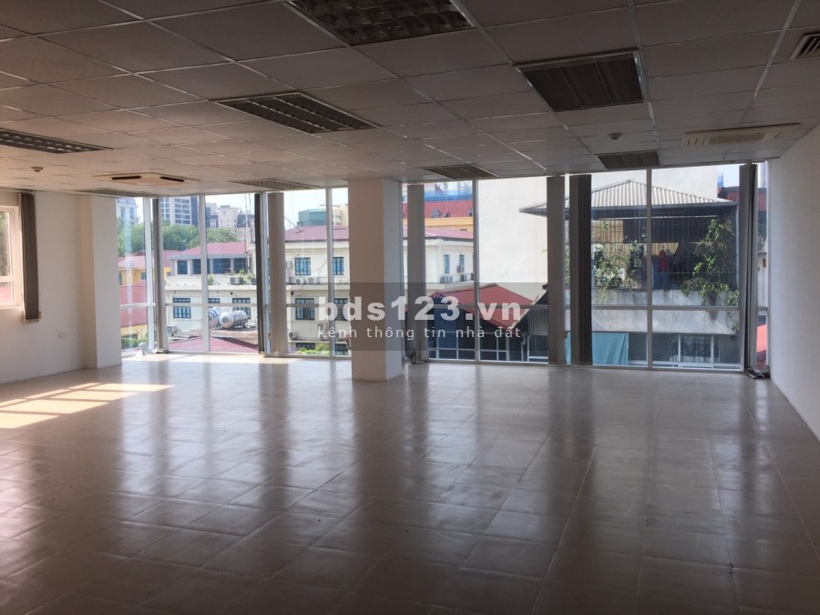 Cho thuê văn phòng diện tích 135m2, 82m2, 73m2 quận Hoàn Kiếm, 81A Trần Quốc Toản