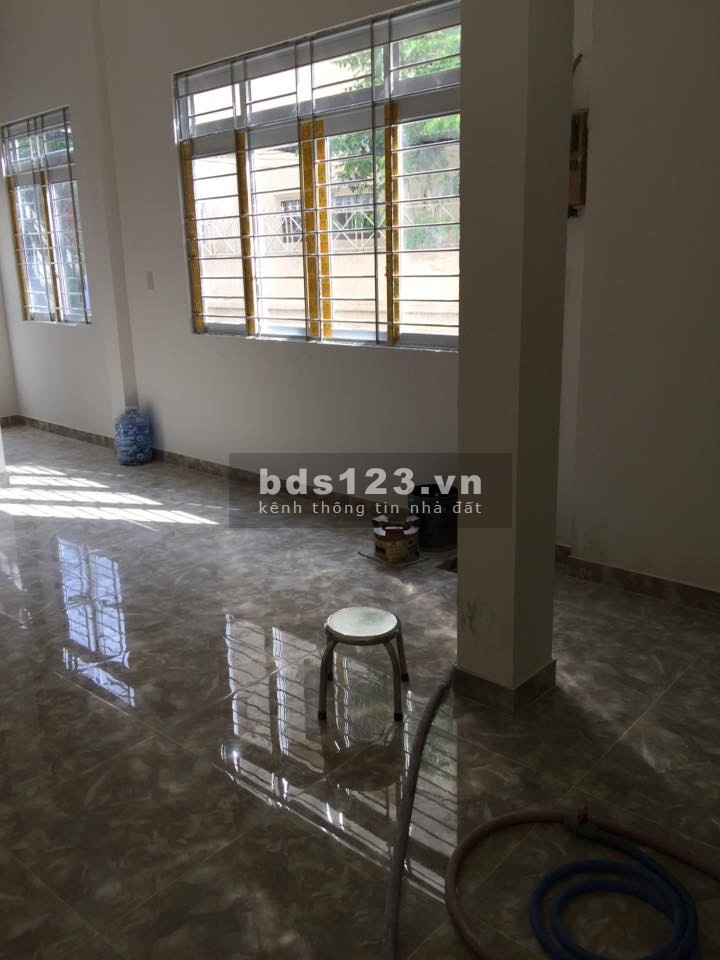 Cho thuê mặt bằng 2 mặt tiền, cặp hẻm, giá thuê thoả thuận nhanh, vị trí tiện kinh doanh