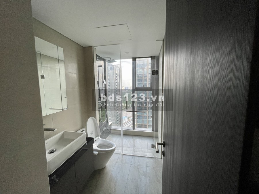 Cho thuê căn hộ 2 phòng ngủ, nội thất cao cấp, diện tích 92m2, chung cư Impire City, lhcc