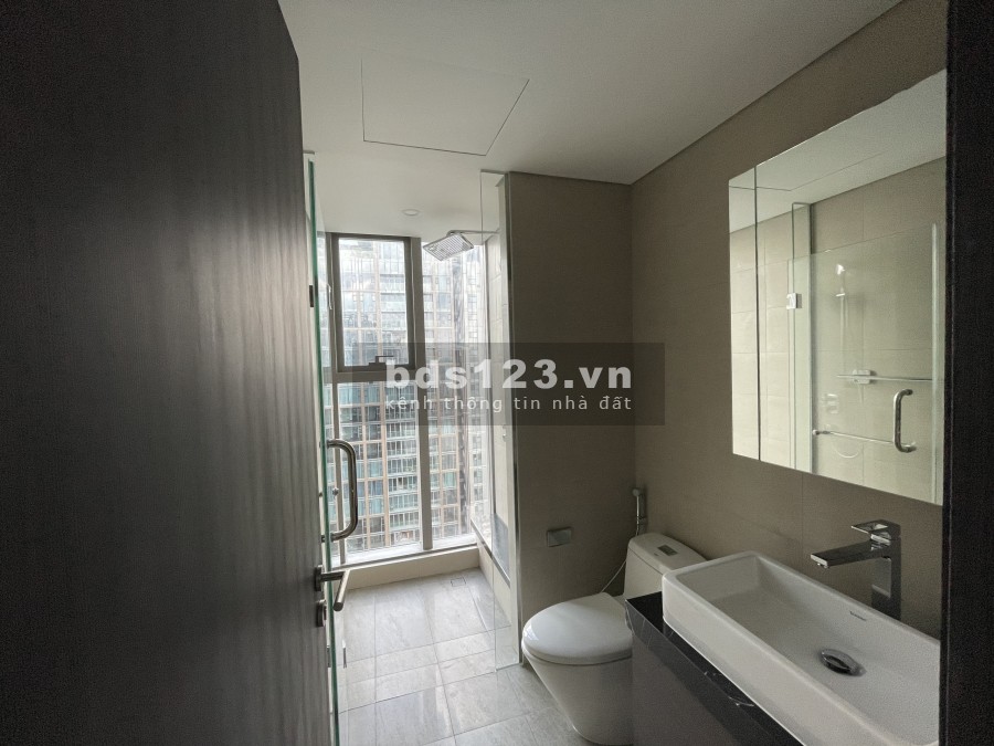 Cho thuê căn hộ 2 phòng ngủ, nội thất cao cấp, diện tích 92m2, chung cư Impire City, lhcc