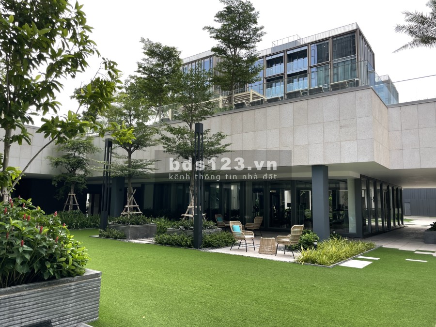 Cho thuê căn hộ 2 phòng ngủ, nội thất cao cấp, diện tích 92m2, chung cư Impire City, lhcc