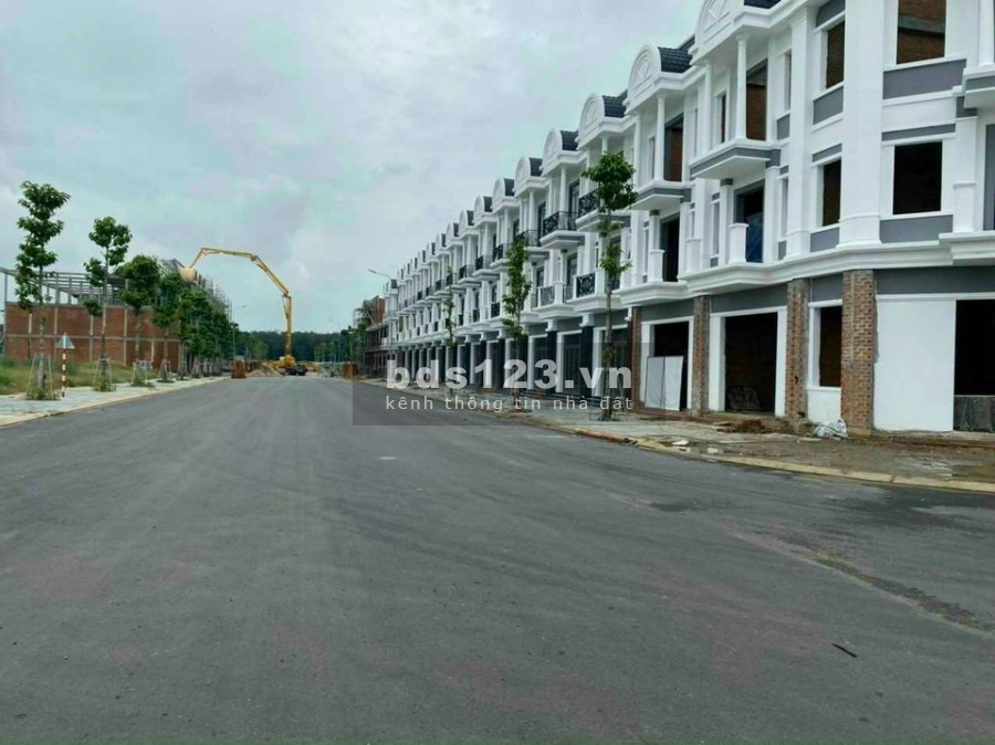 Khu đô thị Century Long Thành - vị trí 2 mặt tiền chỉ 18tr/m2, cam kết lợi nhuận 18% sau 12 tháng