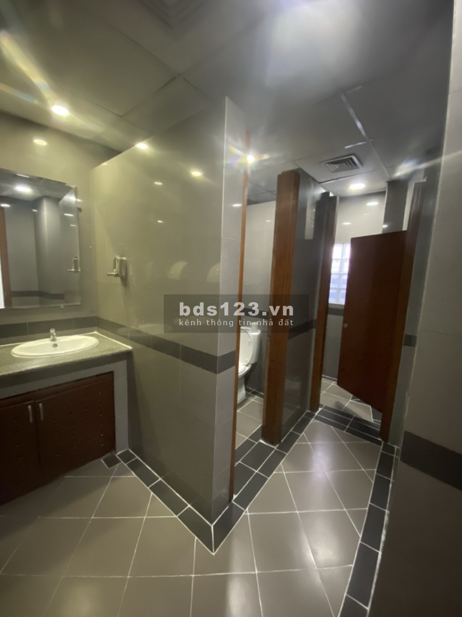 Cho thuê văn phòng diện tích 135m2, 82m2, 73m2 quận Hoàn Kiếm, 81A Trần Quốc Toản