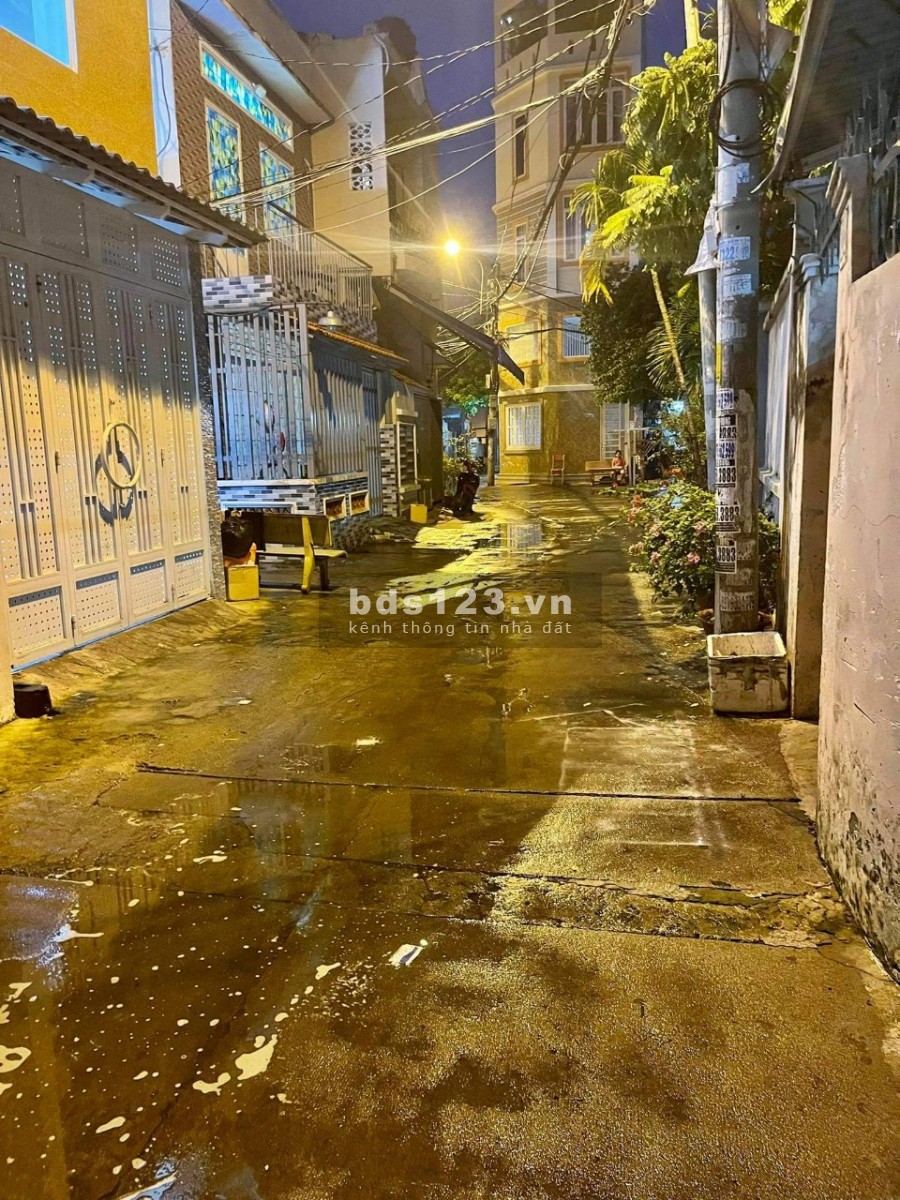 Nhà 1 trệt 2 lầu diện tích sử dụng 60m2 hẻm ô tô đậu ngay nhà liên hệ 0932607663