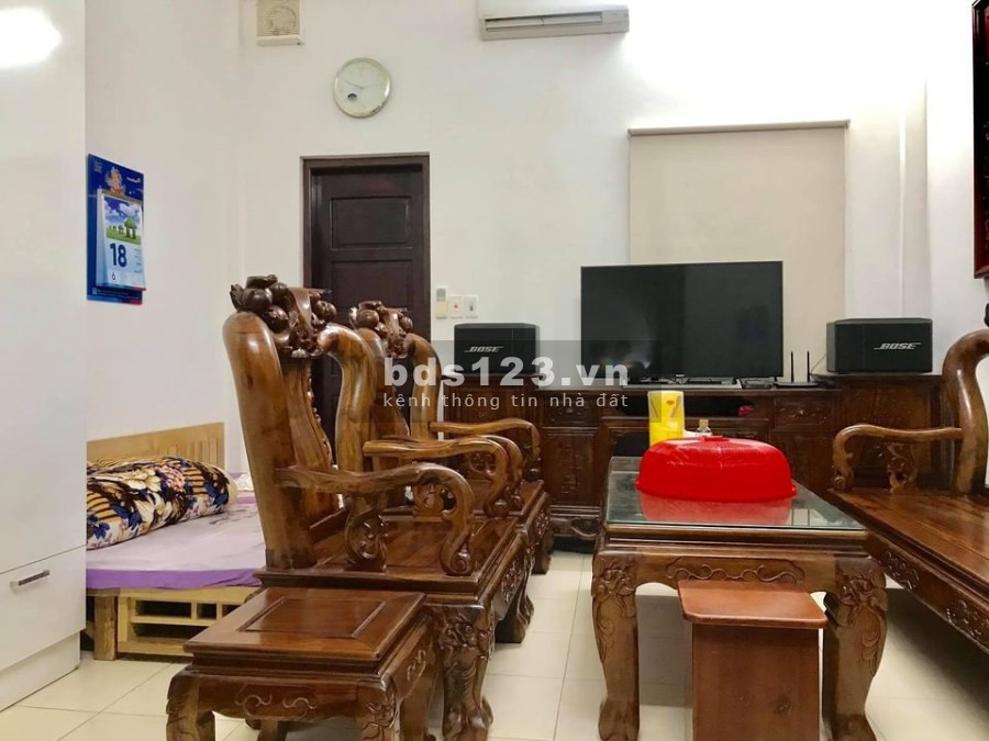 Bán nhà Phương Mai, 2 mặt thoáng, oto đỗ cổng, diện tích sử dụng 35m, giá nhỉnh 3 tỷ