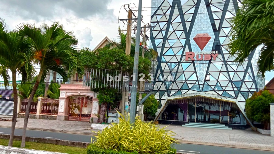 Cần bán nhà hàng mt Tôn Đức Thắng view biển đối diện nhà…