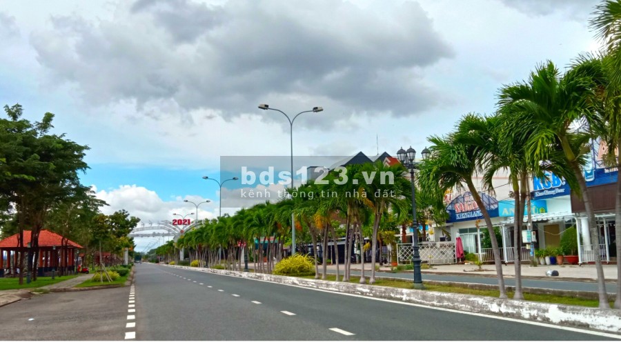 Cần bán nhà hàng mt Tôn Đức Thắng view biển đối diện nhà…