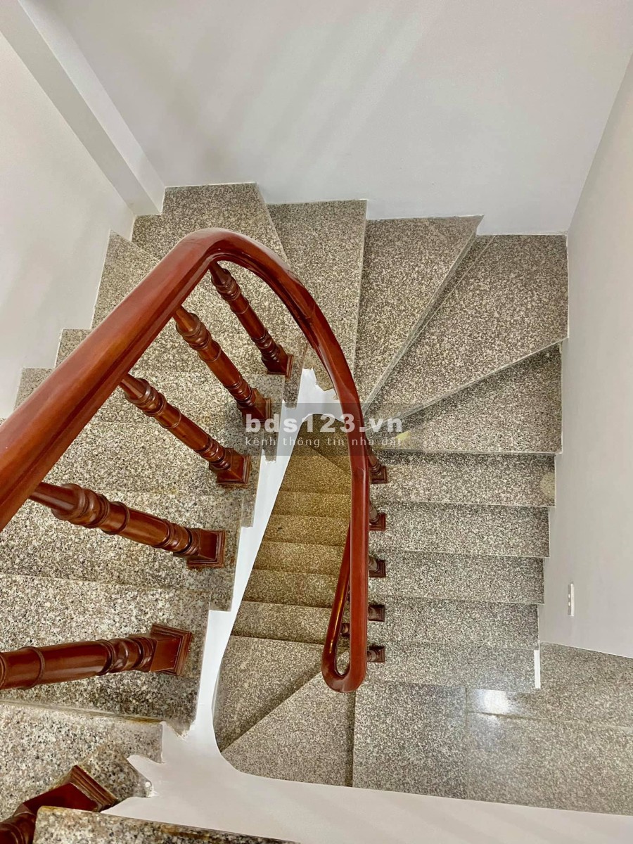 Bán nhà cực đẹp phố Nguyễn Chính Quận Hoàng Mai, giá hơn 3 tỷ nhỉnh đầy đủ nội thất