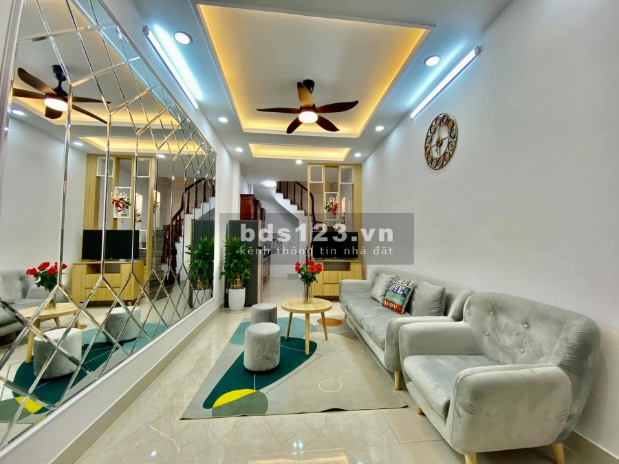 Bán nhà cực đẹp phố Nguyễn Chính Quận Hoàng Mai, giá hơn 3 tỷ nhỉnh đầy đủ nội thất