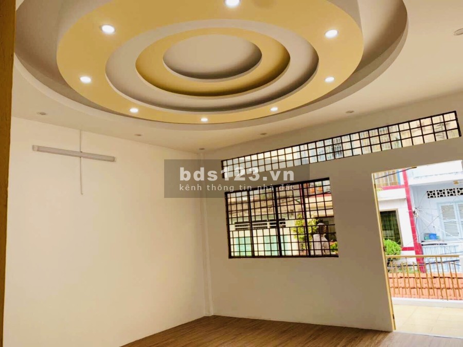 Duy nhất 1 căn dtsd 6 x 18m (NỞ HẬU). 98m2 giá bán 8.2 tỷ, hẻm 1 xẹt sát mặt đường xe vào được