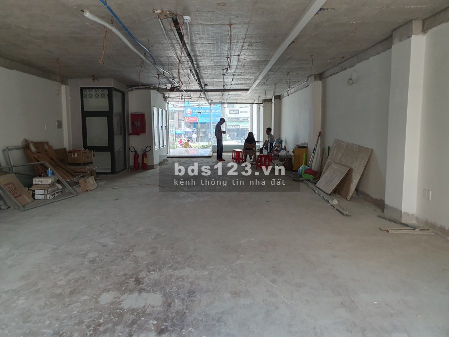 Cho thuê MBKD đa ngành- 240 m2 chiều ngang 9.5m, đường 2 chiều 30m Bình Thạnh KDC đông đúc