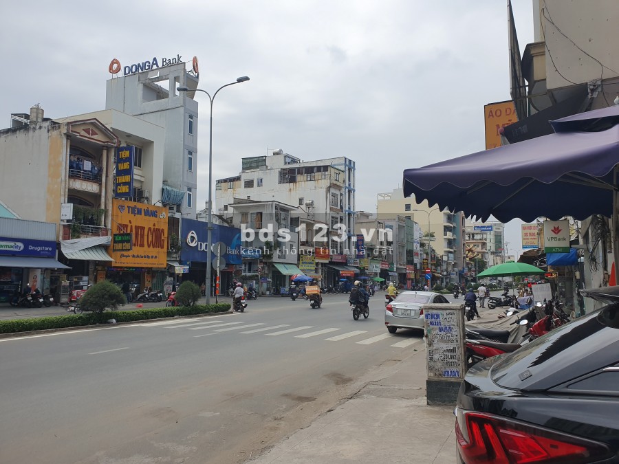 Cho thuê MBKD đa ngành- 240 m2 chiều ngang 9.5m, đường 2 chiều 30m Bình Thạnh KDC đông đúc