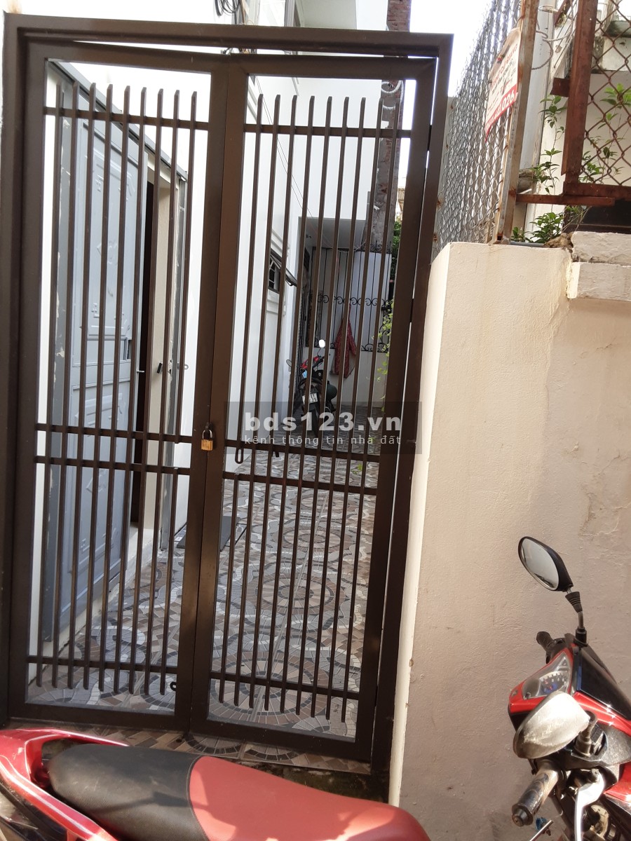 Nhà mới ở luôn. Tổ 11 thạch cầu, Long Biên. Dt 31m2 x 4 tầng. Thiết kế 3 phòng ngủ, ngõ xe 3 gác.