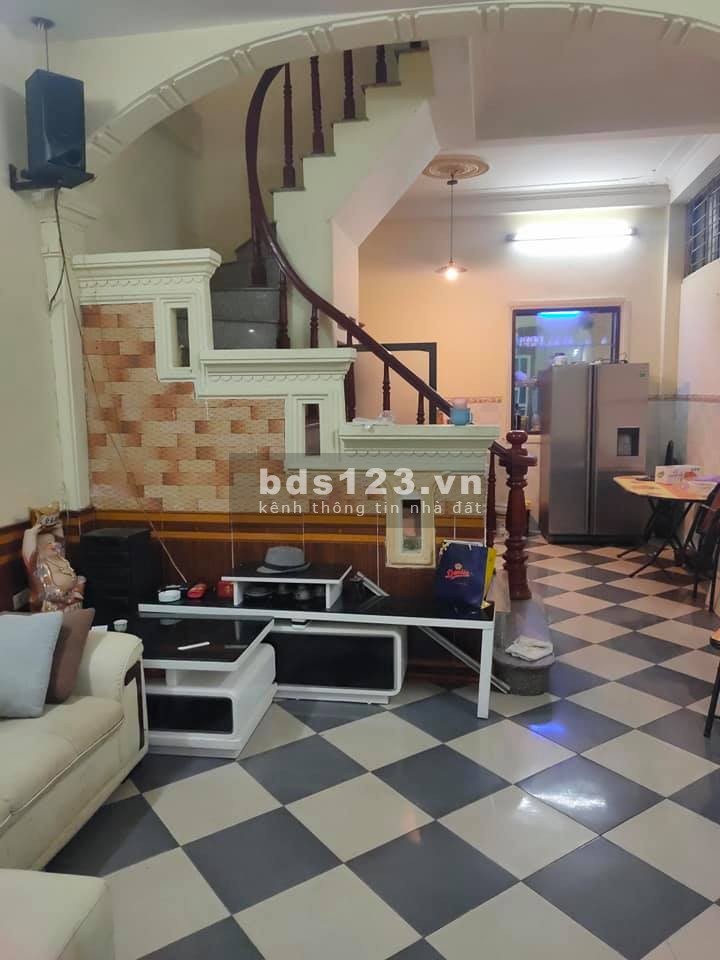 Tây Sơn, ngõ thông, kinh doanh, diện tích sử dụng 45m2 nhà đẹp giá bán 4 tỷ lh 0988899816