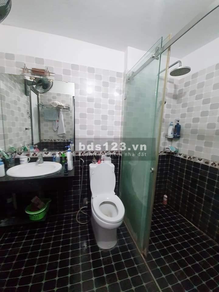 Bán Nhà Phố Lê Trọng Tấn diện tích 96m2 đúc kiên cố 3 tầng giá nhỉnh 11 tỷ pháp lý sạch