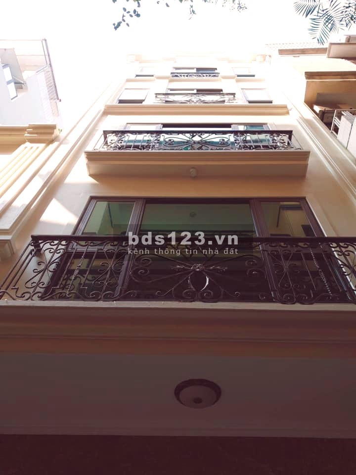 Bán nhà Trần Vỹ 46m2 x 5 Tầng, Nhà Dân, Phân Lô, Oto Tránh, Nội Thất Xịn.