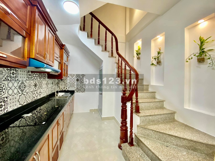 Bán nhà cực đẹp phố Nguyễn Chính Quận Hoàng Mai, giá hơn 3 tỷ nhỉnh đầy đủ nội thất
