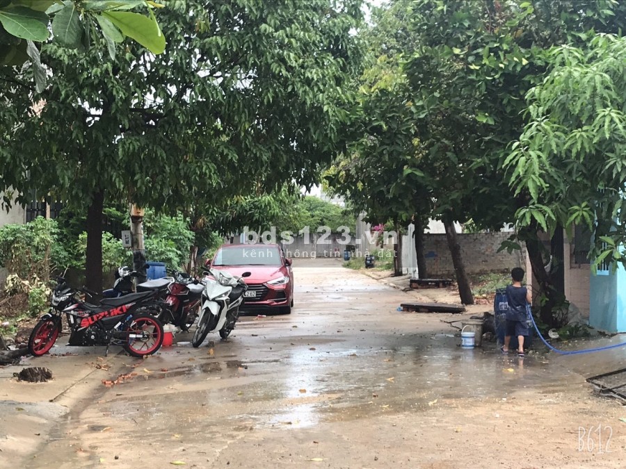 Về quê cần bán gấp căn nhà cấp 4 diện tích sử dụng 100m2 khu dân cư đông, tiện ích đủ