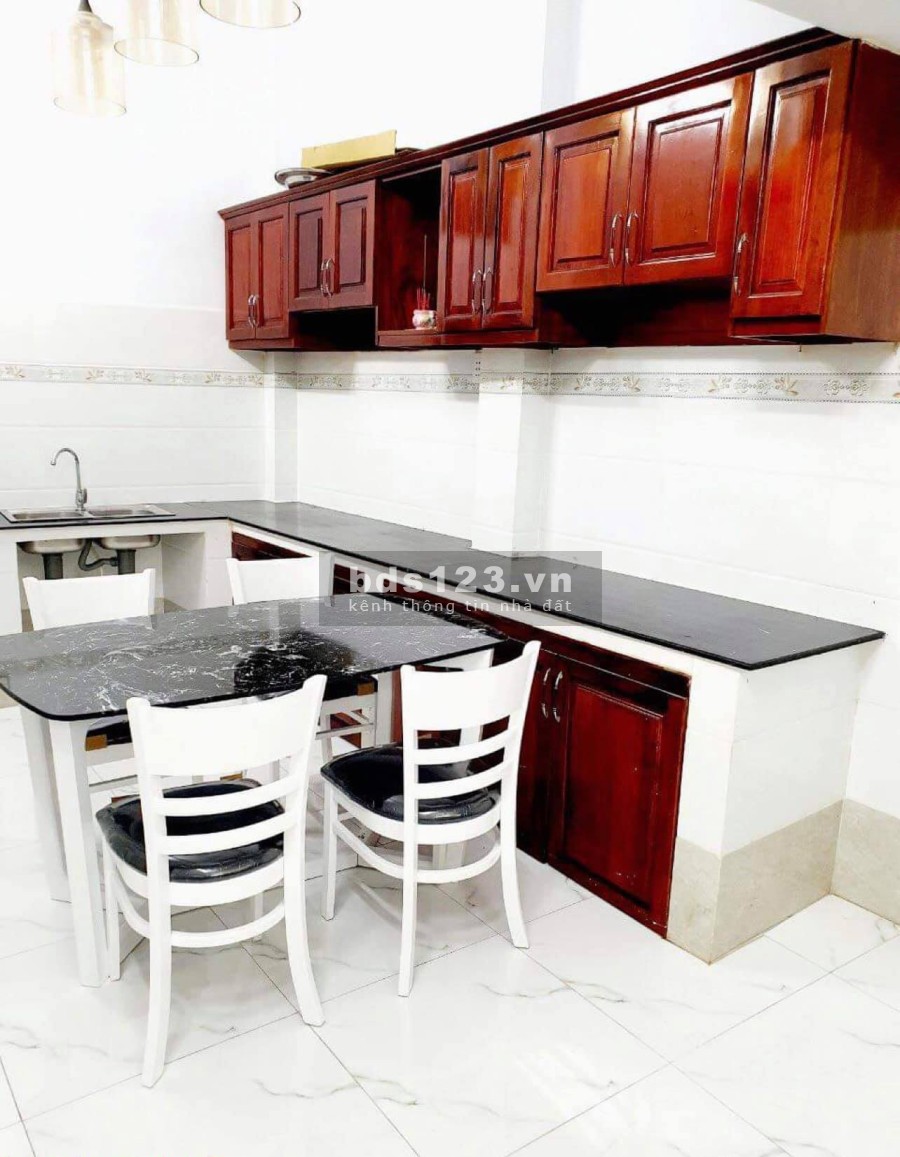 /Bán nhà Lê Đình Thám Tân Phú, dtsd 46m2, 2 tầng đúc BTCT còn 4 tỷ LH 0896721788