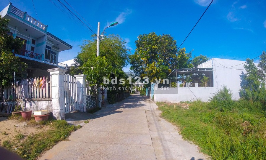 Cần bán lô đất vị trí cực đẹp tại Hoà Quý hỗ trợ vay, giá bán 1.37 tỷ, sổ sẵn chính chủ