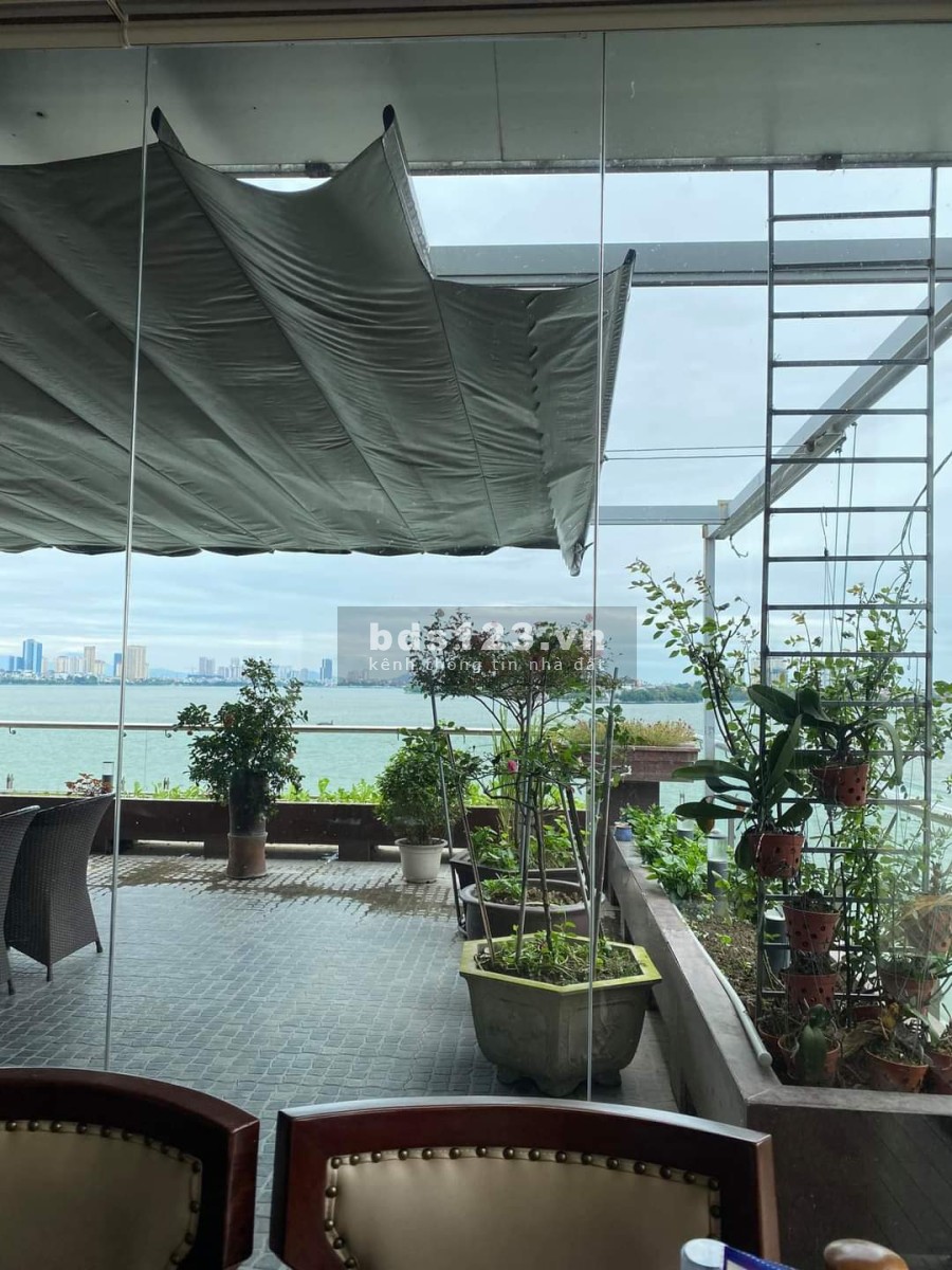 Sát mép Hồ Tây lô góc 3 mặt thoáng, hàng cực đẹp và độc, diện tích 215m2, lh 0399298888