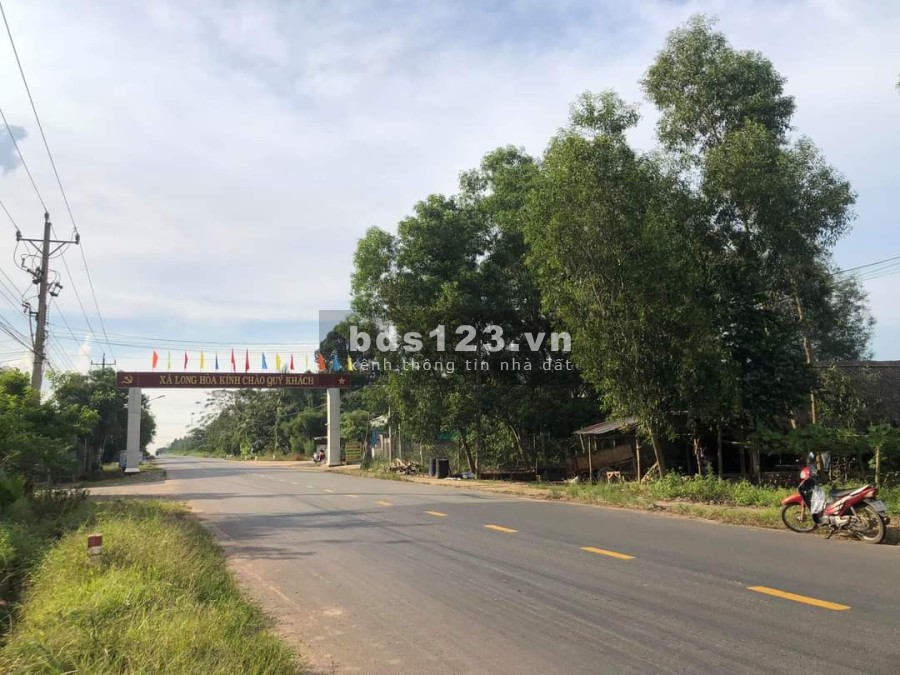 Cần ra gấp lô đất mặt tiền dt749A sổ sẵn công chứng ngay khu dân tri cao, hàng xóm văn minh