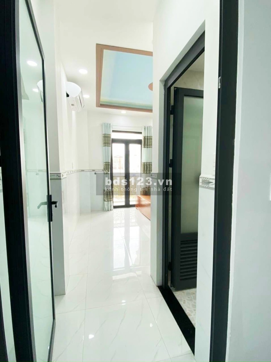 Chính chủ bán nhà hẻm 1115 đường Huỳnh Tấn Phát, phường Phú Thuận, Quận 7.