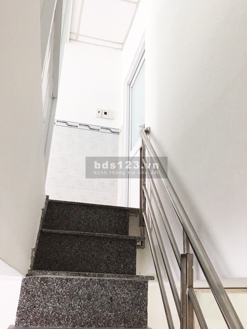 Bán nhà 2 lầu hẻm 64 đường số 37, phường Tân Kiểng, Quận 7 hướng tốt, phong thuỷ tốt