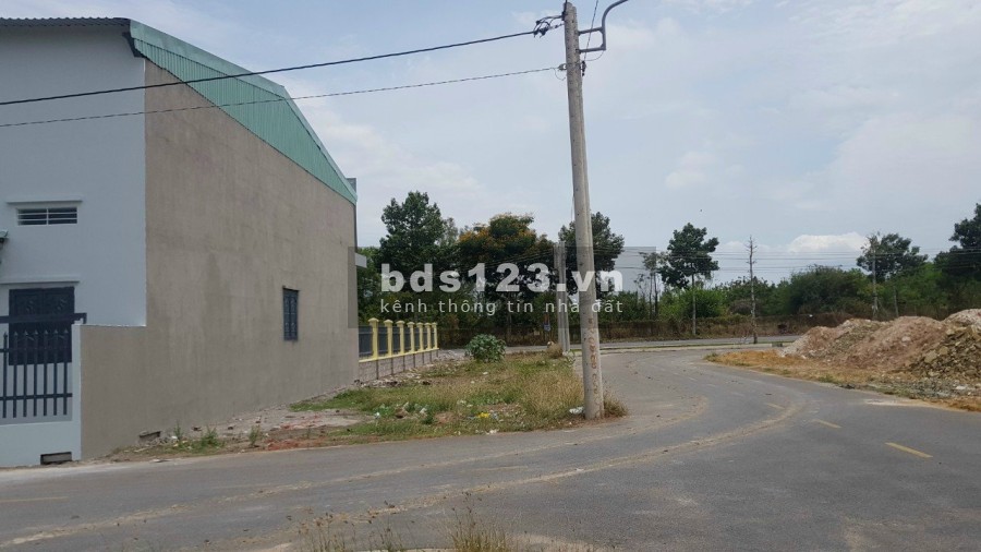 Bán gấp miếng đất tại Thị trấn Long Điền, ngay vòng xoay Vũng Vằn giá đầu tư