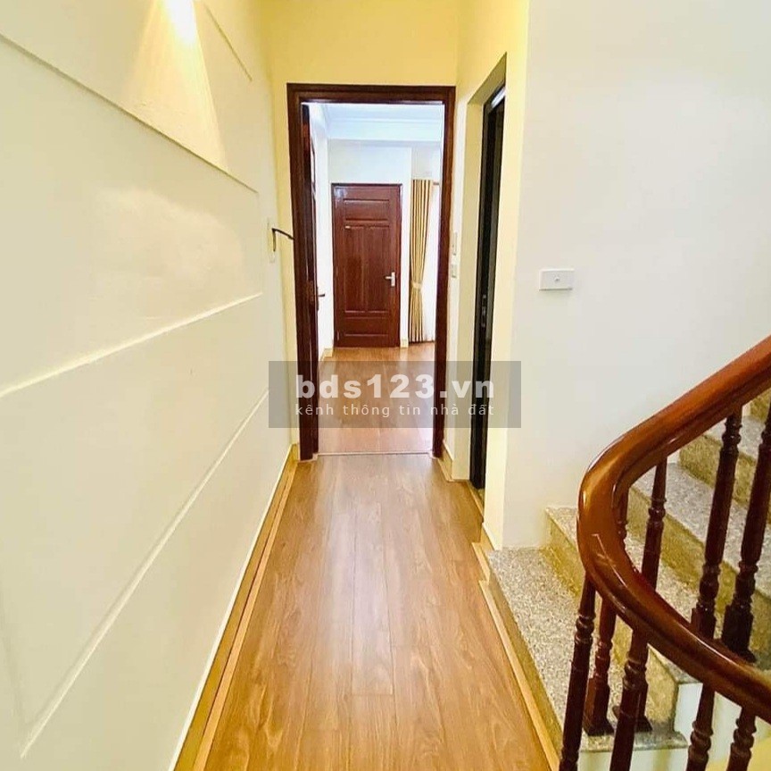 Sang nhượng gấp chủ bán nhà Long Biên, diện tích 46m2, 5 tầng liên kề tặng nội thất