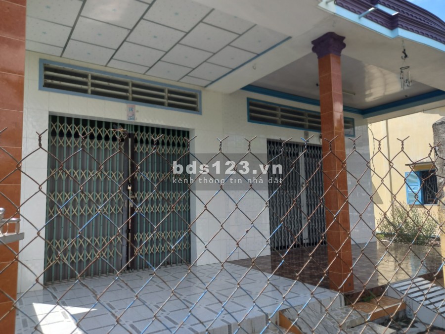 Cần bán gấp 135m2 đất thổ kèm với căn nhà cấp 4 ở ấp 4 xã Nhị Thành Thủ Thừa Long An giá 1 tỷ tl