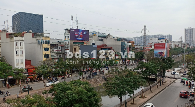Mặt phố Kim Ngưu, Hai Bà Trưng 70m2, m tiền 4m5 giá nhỉnh 15 tỷ, ngã ba đông đúc