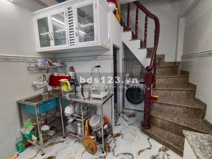Nhà đường Xóm Chiếu Quận 4 giảm giá 200 triệu sau Covid giá chỉ 3 tỷ 9 45m2, 3 lầu,
