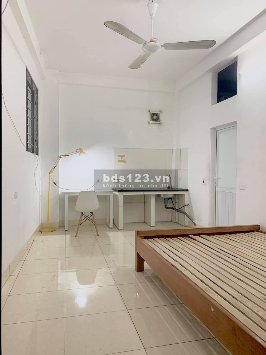 Cho thuê phòng trọ diện tích 25m2 đủ đồ, thang máy, giờ giấc tự do, ra vào khóa vân tay