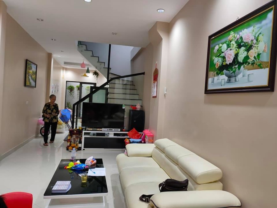 Bán nhà phố Thượng Đình dtsd 30m 5 tầng mt 4m nhà đẹp bàn giao nội thất xịn sò, nhỉnh 3 tỷ