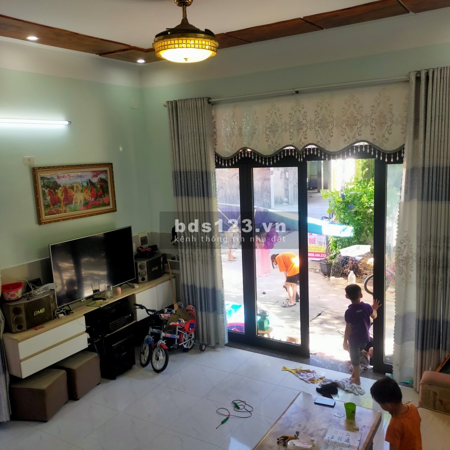 Chủ vỡ nợ cần bán gấp nhà 3 mặt kiệt liên hệ 0984883742, giá bán 2.55 tỷ, bàn giao sổ ngay